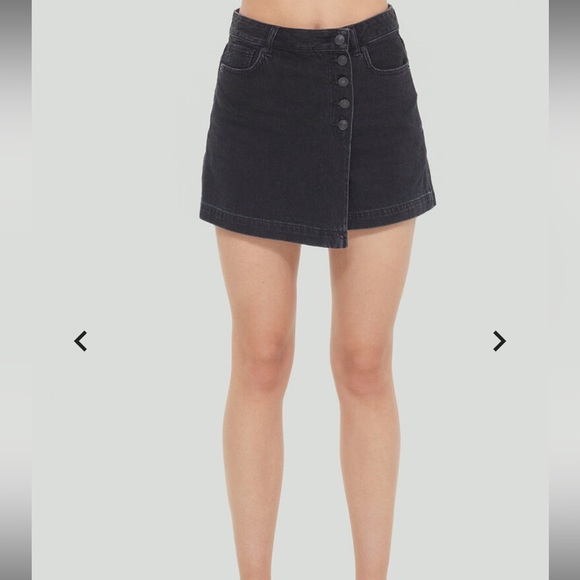 DEX Jean skort - Picture 1 of 5